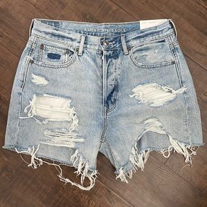 90’s boyfriend short American Eagle